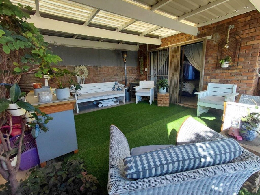 5 Bedroom Property for Sale in Winslow Western Cape